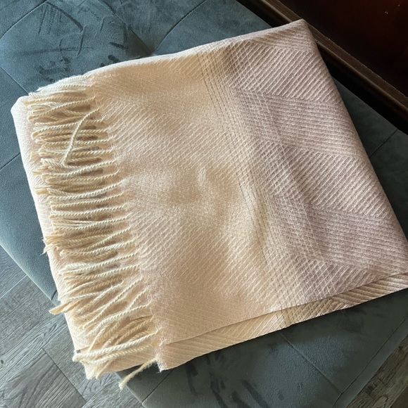 🌼 Paper Store 🌼 gorgeous blanket shawl - Picture 3 of 5